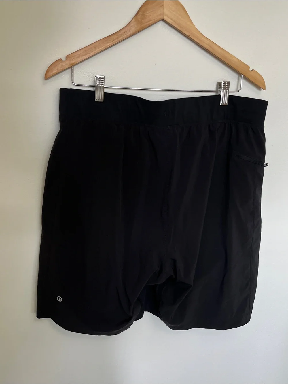 Lululemon T.H.E. Shorts with Built in Liner in Black Size XL